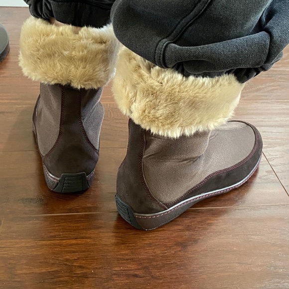 Aetrex Berries Boots Women's Brown Mid Calf Fur Size 10.5 - Picture 2 of 11